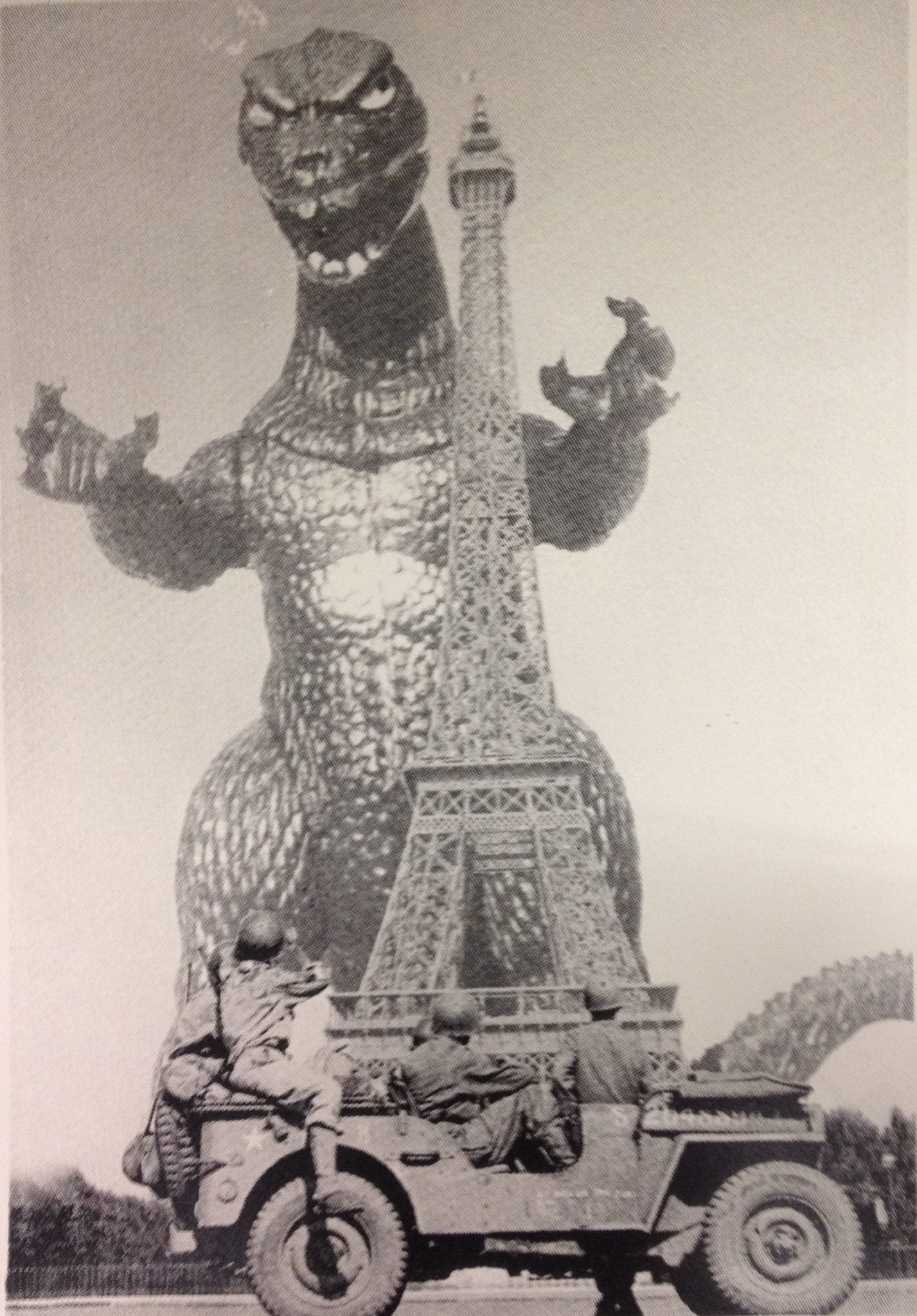 "Je suis Godzilla" - B-Movie Inspired Pop Art
